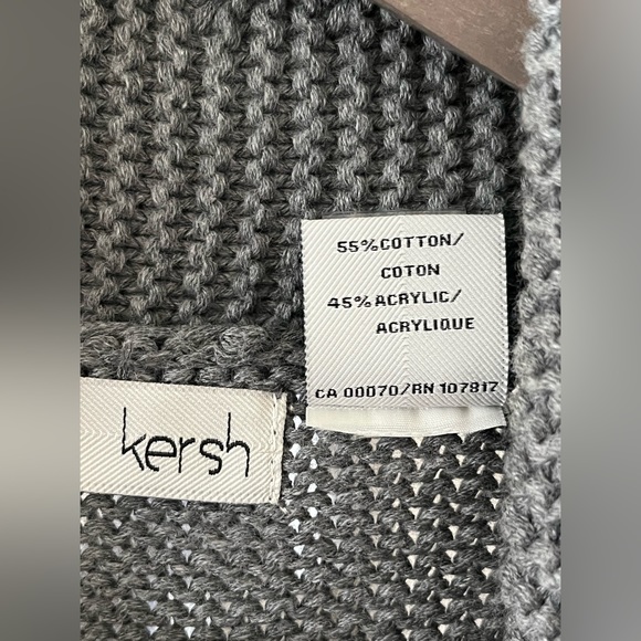 Kersh Sweater Vest. Size: S  Color: White/Gray - Picture 8 of 8